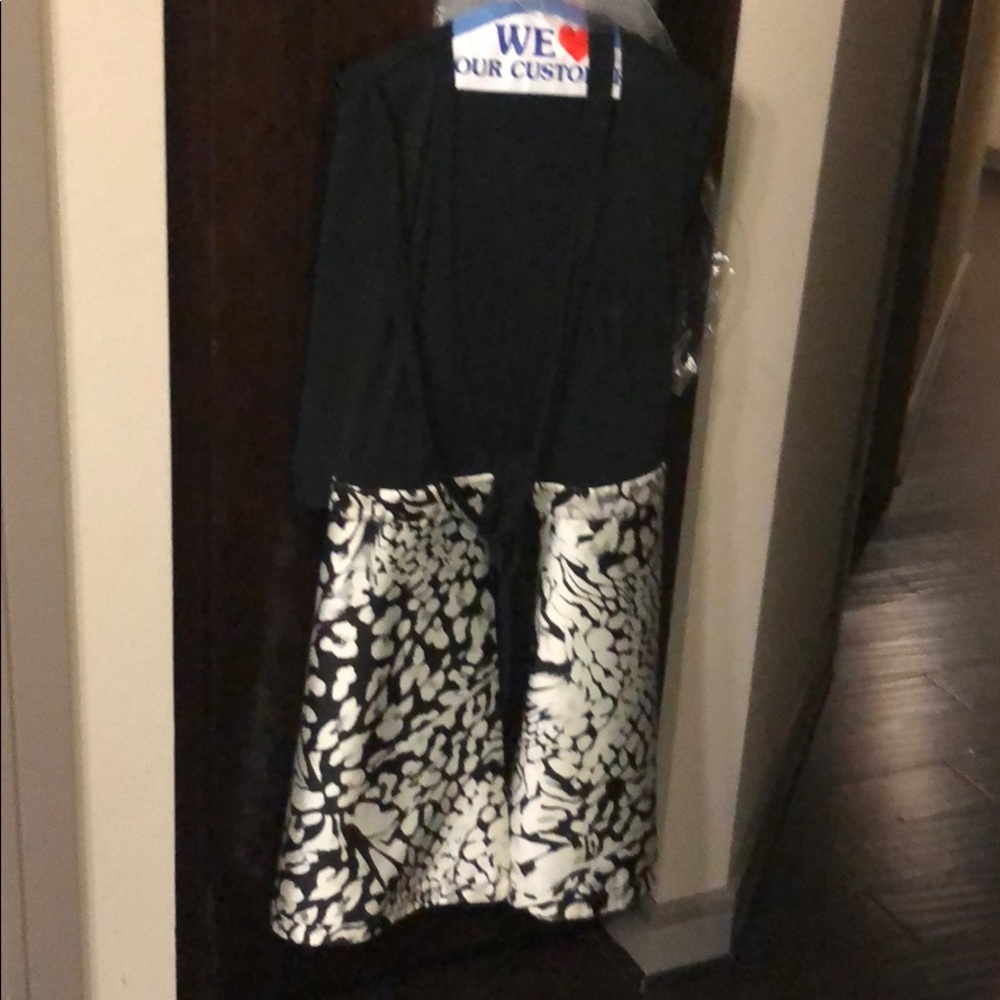 Beautiful DVF wrap dress! Size 6.